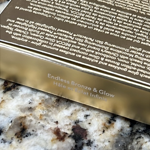 💕🧁BECCA Endless Summer Glow Highlighter - Picture 9 of 10